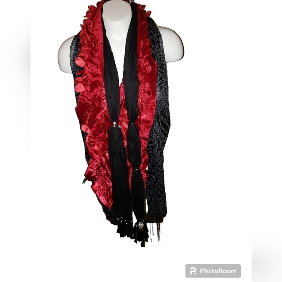 lavello Accessories - 3 scarves excellent condition